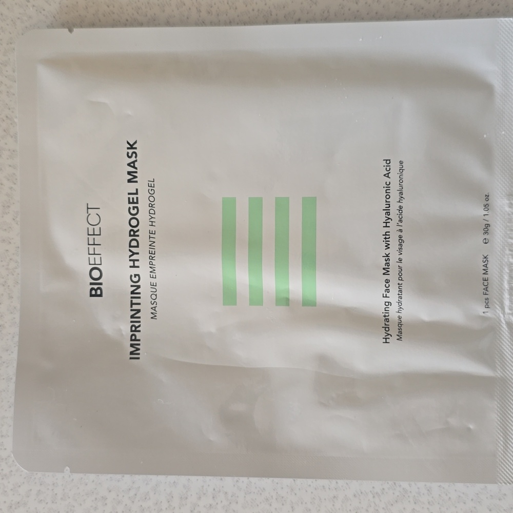 Bioeffect‎ imprinting hydrogel mask